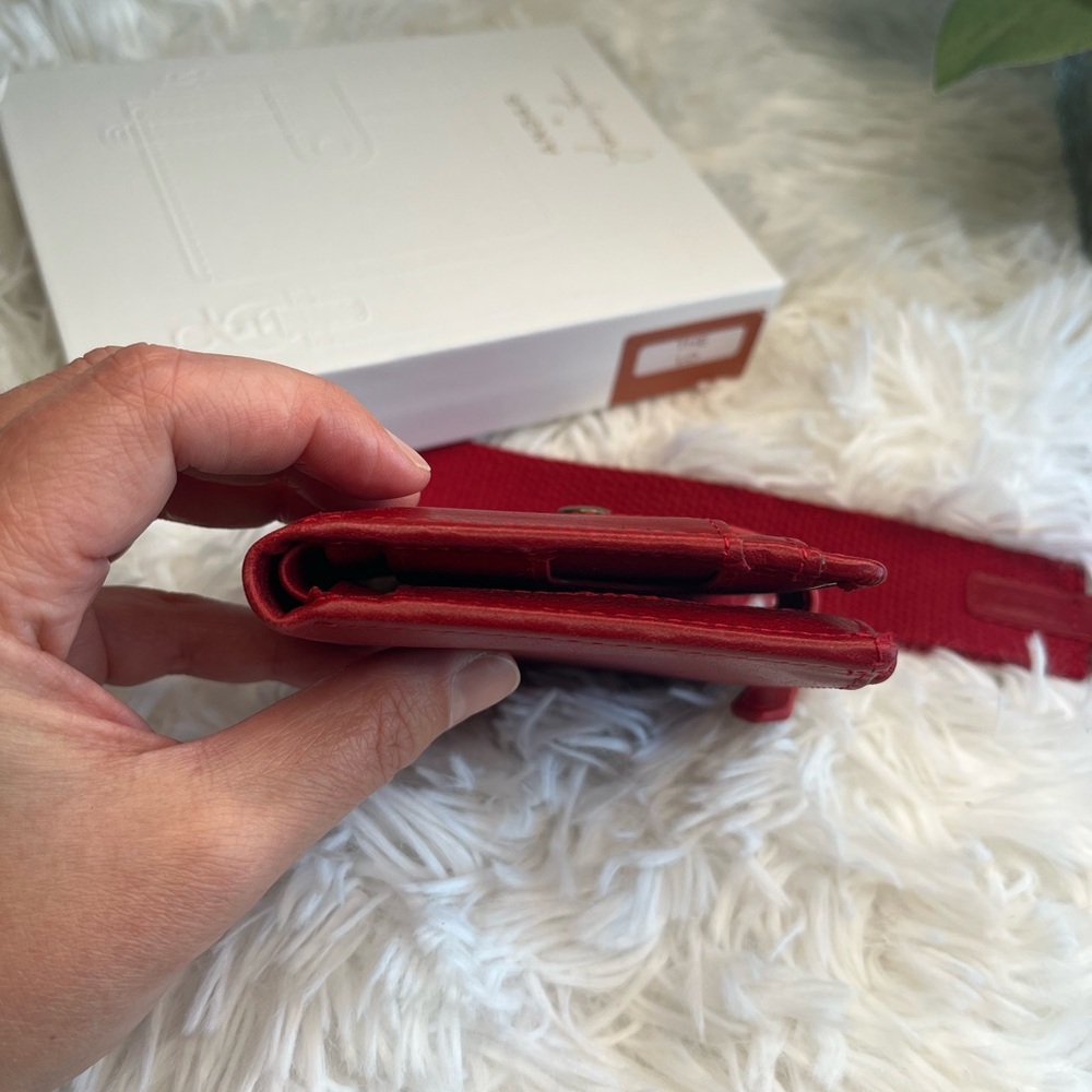Andar Lo Leather Compact Wallet in Red - Picture 11 of 13